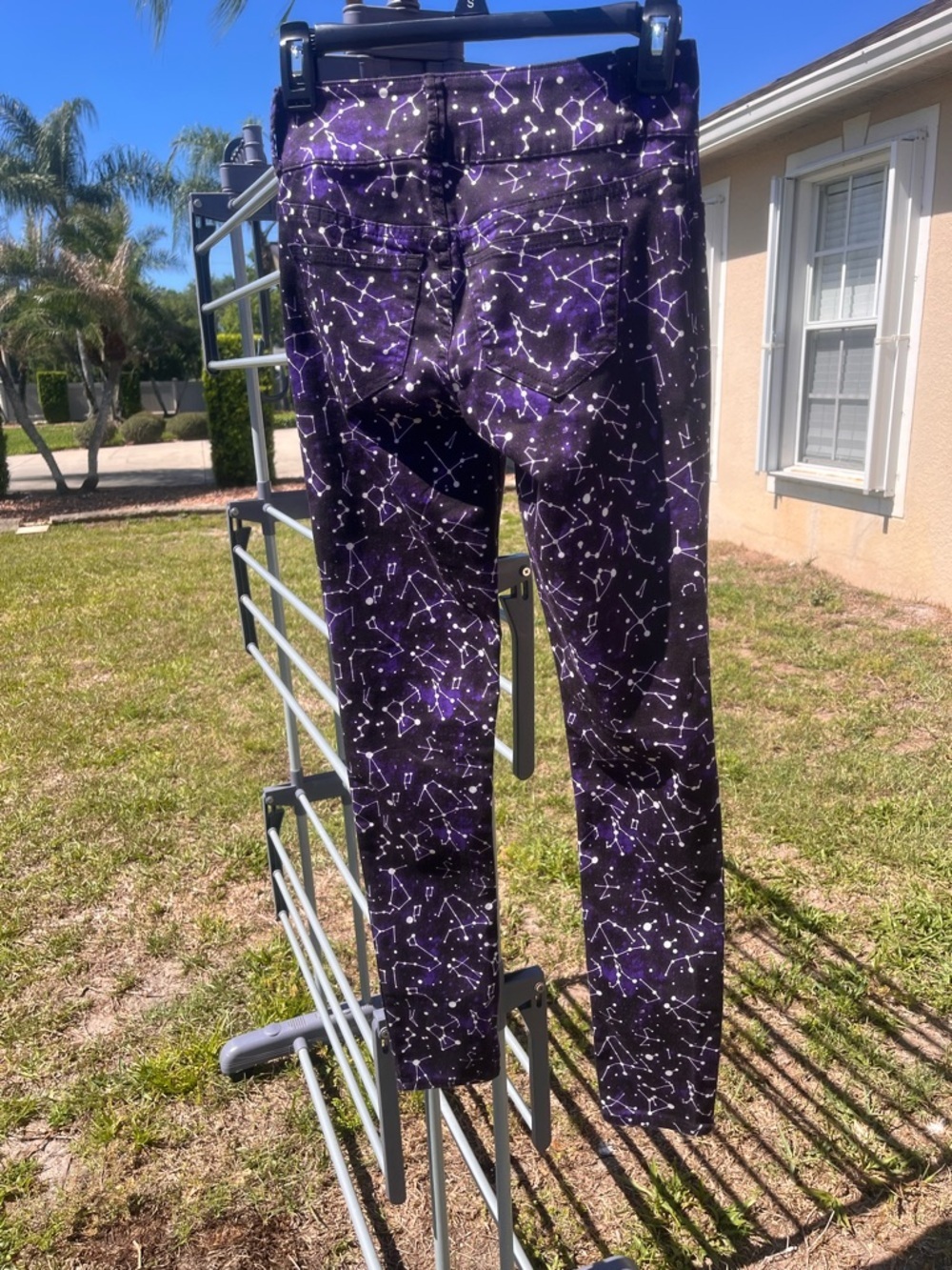 Black heart Galaxy constellations hot topic pants size 1 super skinny - Picture 13 of 13